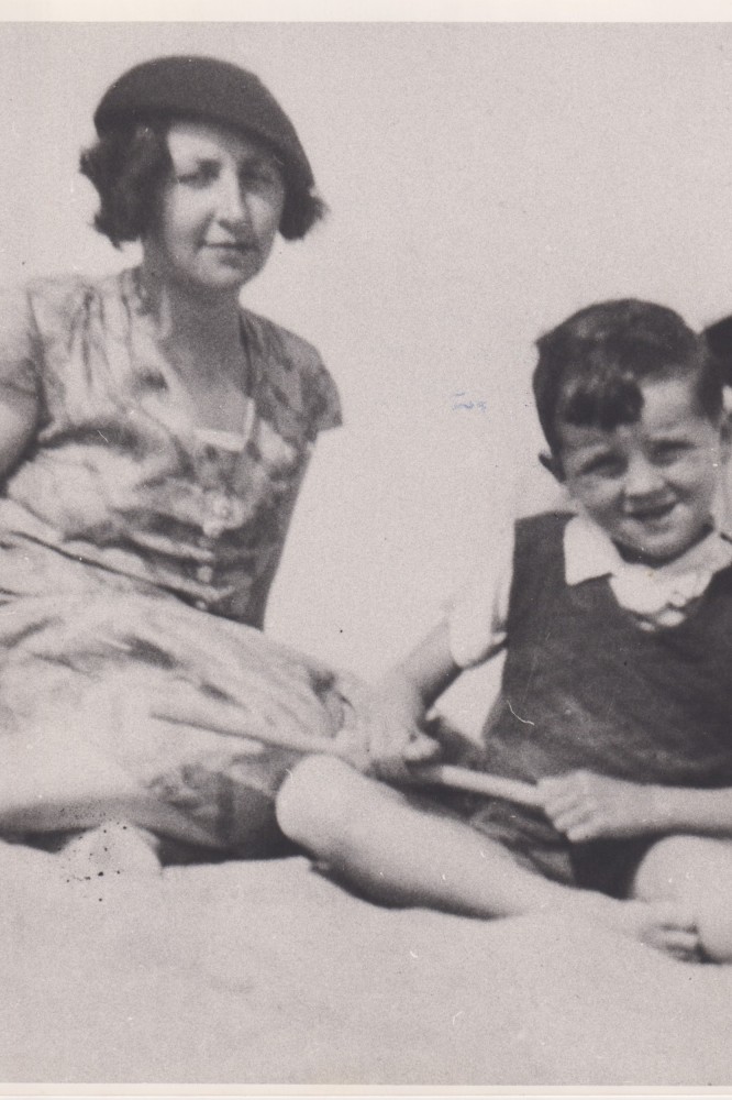 1933ca-alainjouffroy-et-jeannedespallieres-plagehoulgate-ou-rivabella.jpg