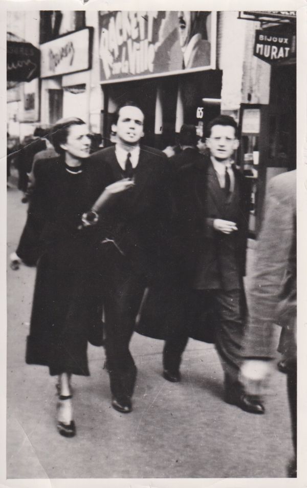 1951_dans-les-rues-de-paris-luce-hoctin-alain-jouffroy-sarane-alexandrian.jpg
