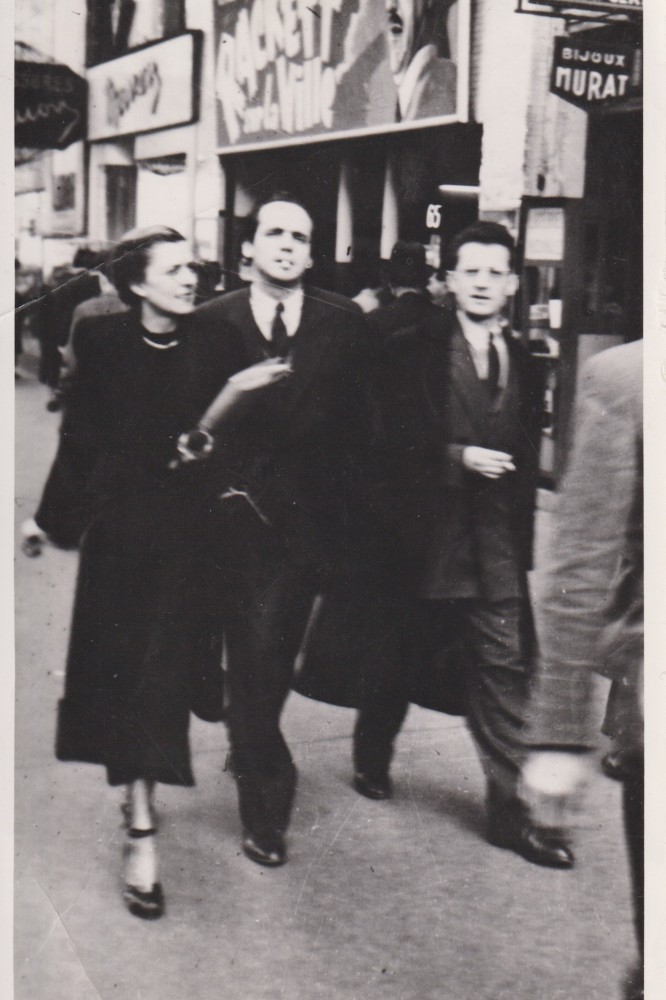 1951_dans-les-rues-de-paris-luce-hoctin-alain-jouffroy-sarane-alexandrian.jpg