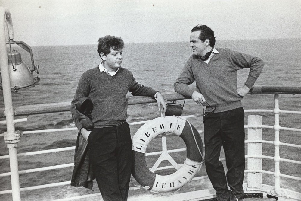 1961_alain-jouffroy-et-jean-jacques-lebel-sur-le-pont-du-paquebot-liberte-en-partance-pour-new-york.jpg