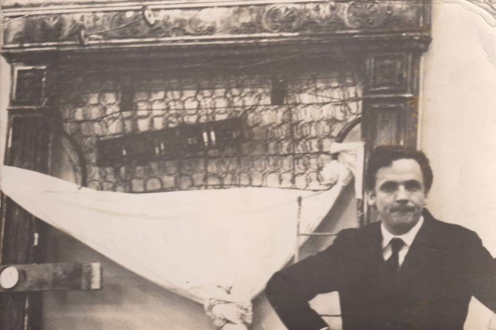 1961circa-alainjouffroy-verso-d-une-carte-postale-adressee-a-leo-castelli-recto.jpg