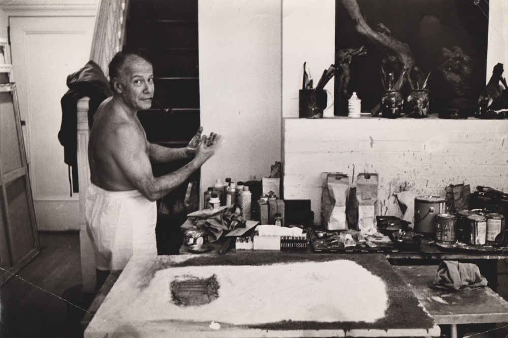 1962-enricodonatipeintresurrealiste-photoalainjouffroy-newyork.jpg