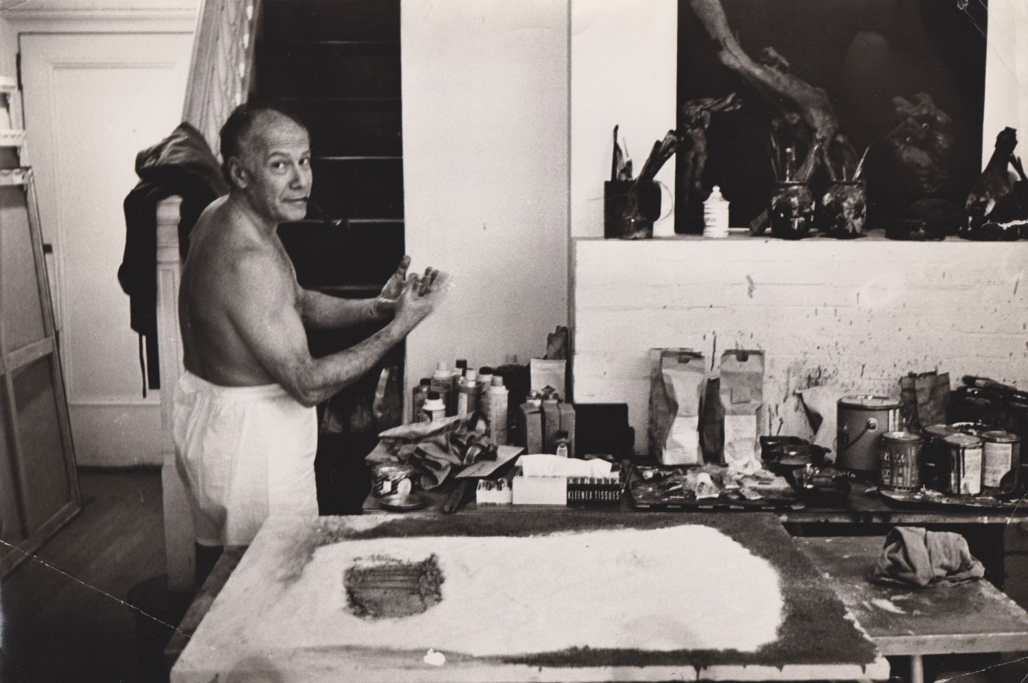 1962-enricodonatipeintresurrealiste-photoalainjouffroy-newyork.jpg
