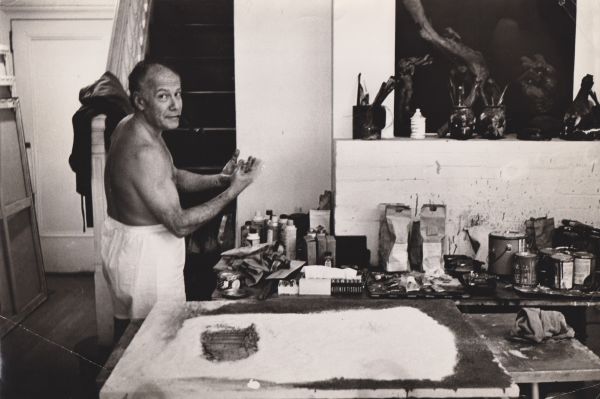 1962-enricodonatipeintresurrealiste-photoalainjouffroy-newyork.jpg