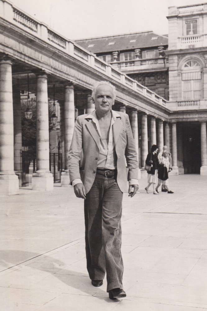 1970circa-alainjouffroy-parisjardinpalaisroyal-photorenesaintpaul3.jpg