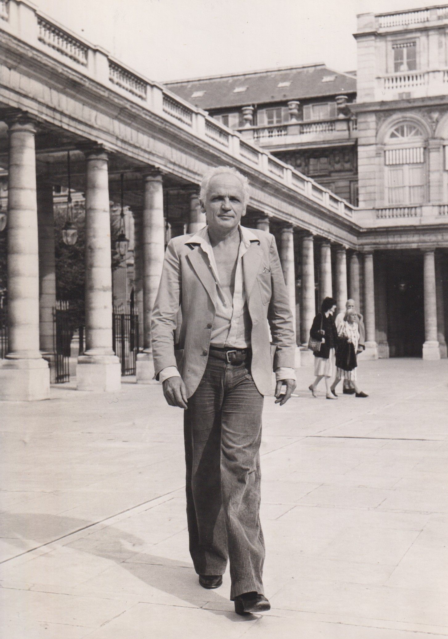1970circa-alainjouffroy-parisjardinpalaisroyal-photorenesaintpaul3.jpg