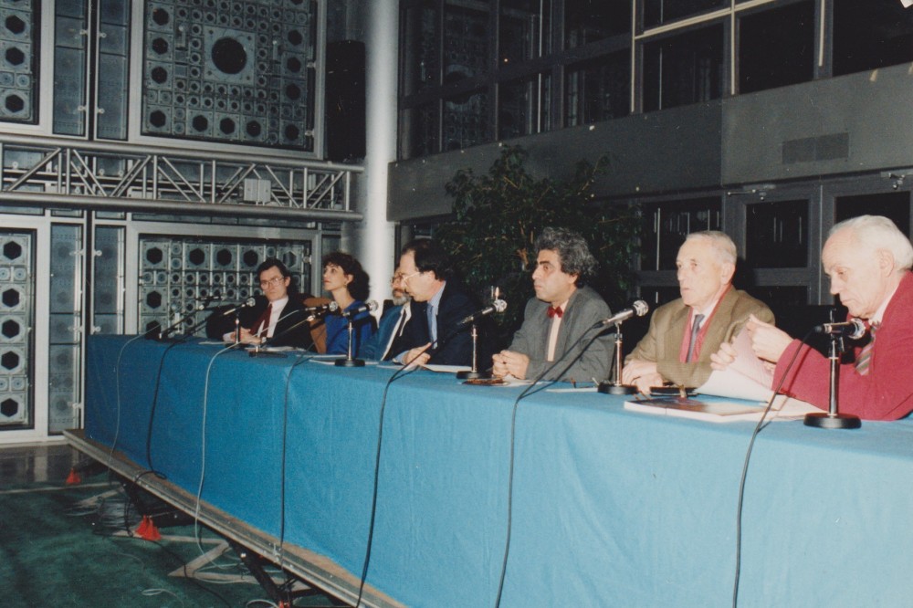 1990circa-alainjouffroy-institutmondearabe-photselkarout.jpg
