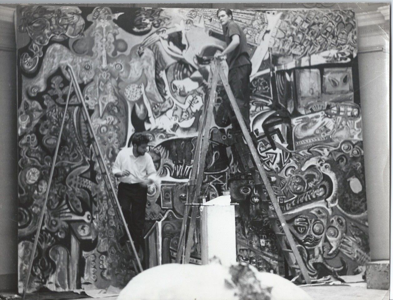 le-peintre-erro-et-jean-jacques-lebel-oeuvrant-au-grand-tableau-collectif-anti-fasciste-milan-1961.jpg